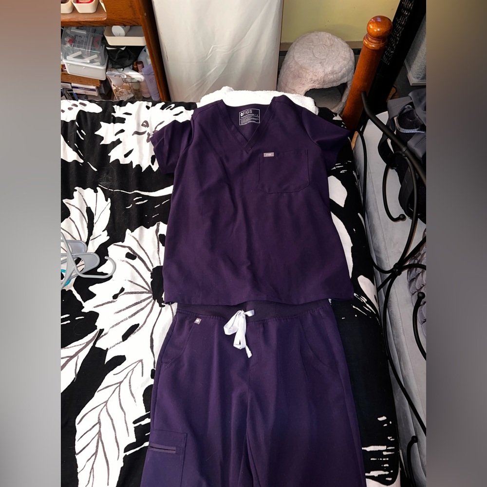 Like New Purple Jam Figs Scrub Set Size Small